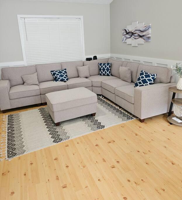 Holiday home Close To The And Attractions! Perfect For Families Or Traveling Nurses!