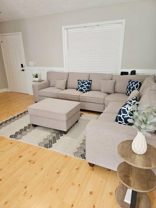 Close To The And Attractions! Perfect For Families Or Traveling Nurses! * Wilmington