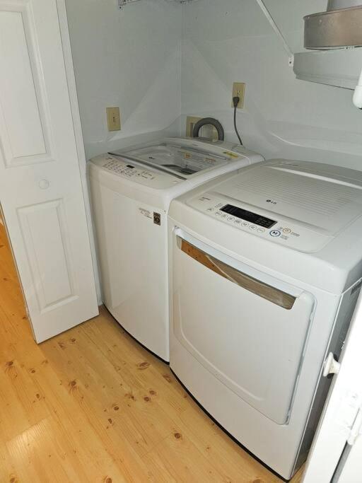 Close To The And Attractions! Perfect For Families Or Traveling Nurses! Holiday home Wilmington