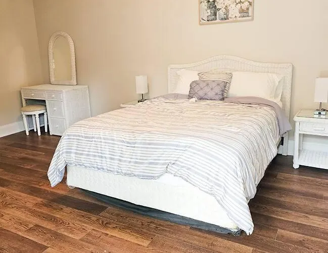 Close To The Beach And Attractions! Perfect For Families Or Traveling Nurses!